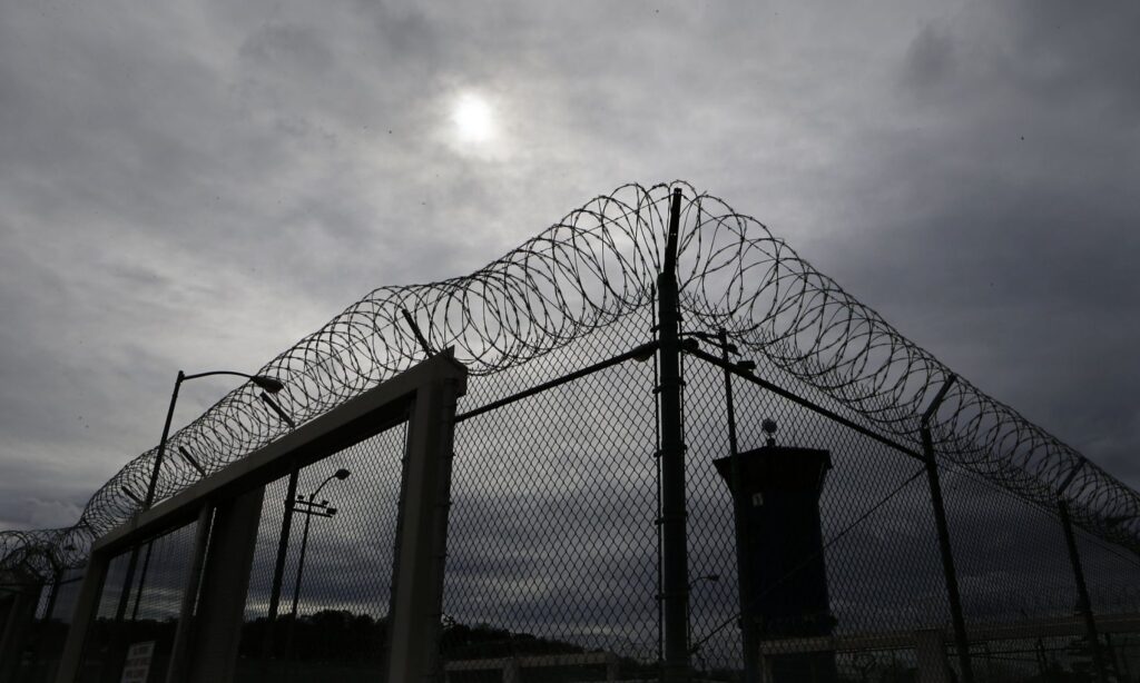 O crime de tráfico tem pena de 5 a 15 anos. Karen Alves Advogada Criminalista atua na defesa de acusados de tráfico.